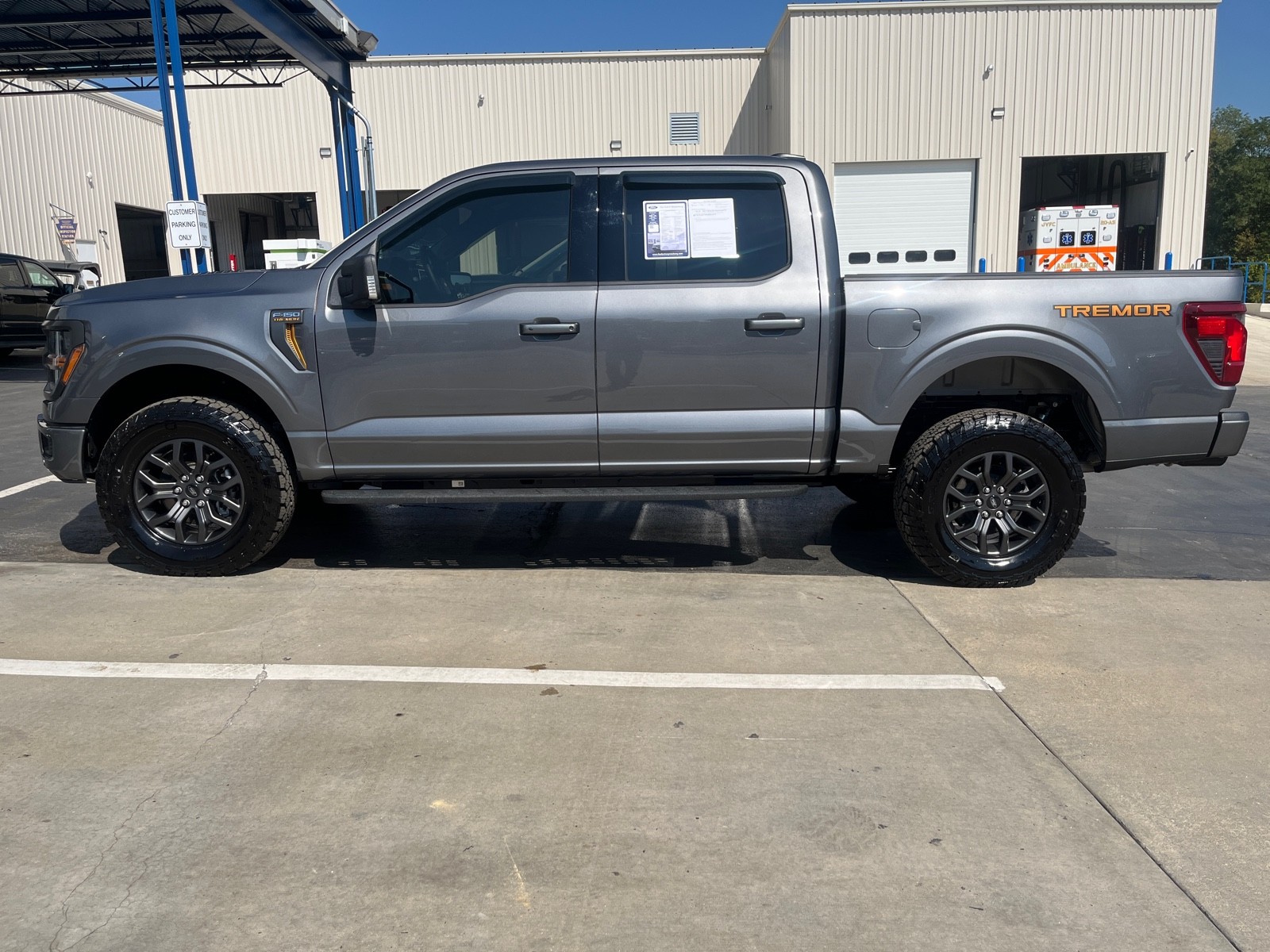 2025 Ford F-150 Tremor photo 2