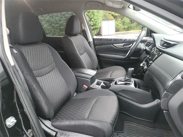 2019 Nissan Rogue S photo 17