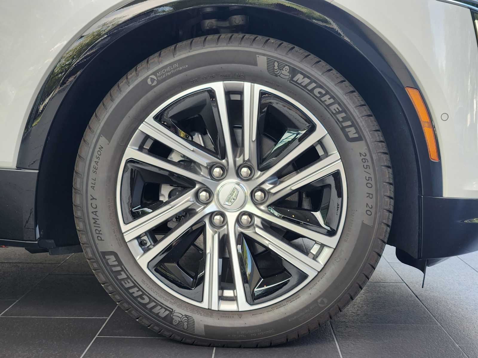 2025 Cadillac Lyriq Luxury photo 7