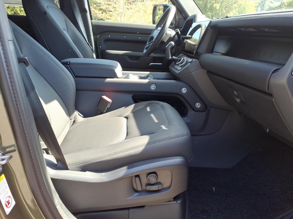 2026 Land Rover Defender 110 S photo 3