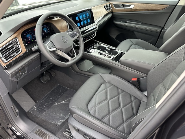 2026 Volkswagen Atlas SE Technology photo 2