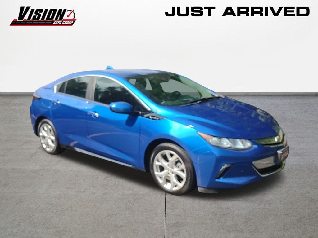 2016 Chevrolet Volt Premier photo 3
