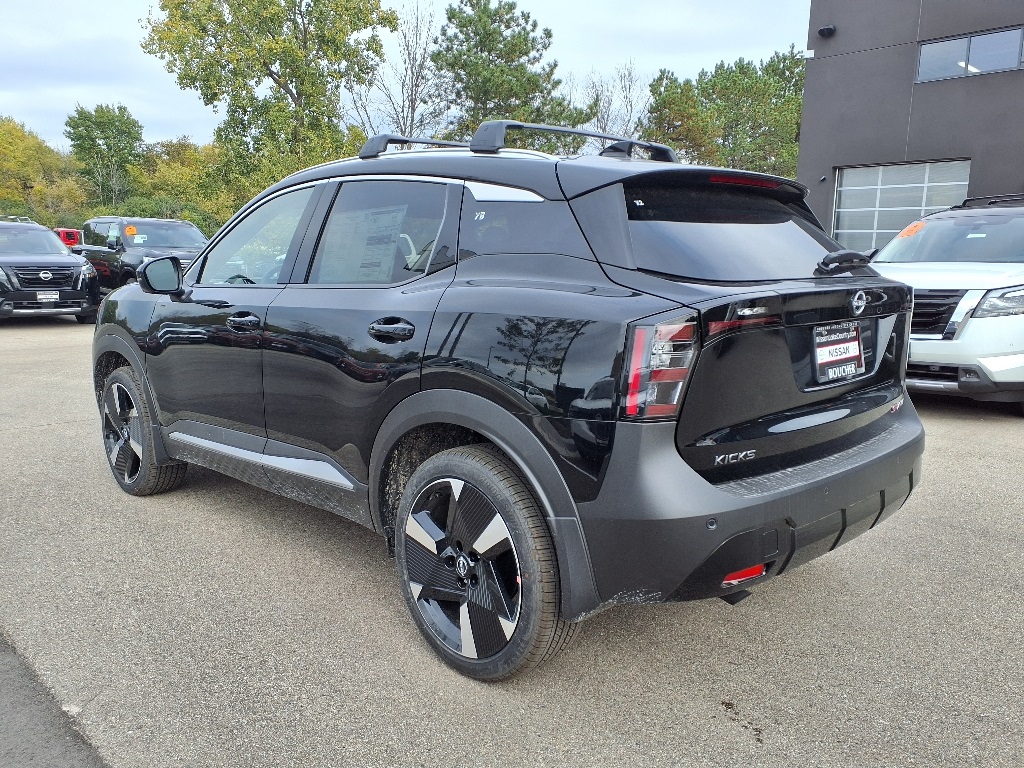 2026 Nissan Kicks SR photo 2