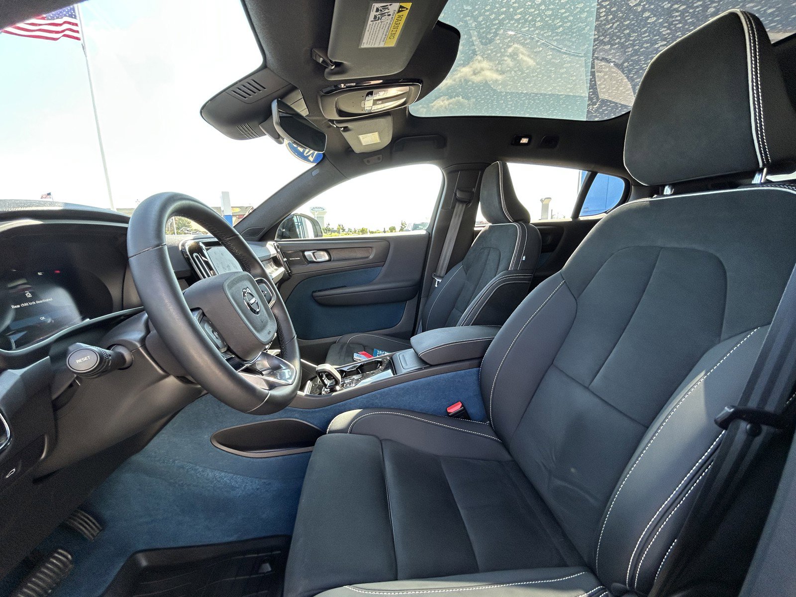 2023 Volvo C40 Recharge Ultimate photo 9