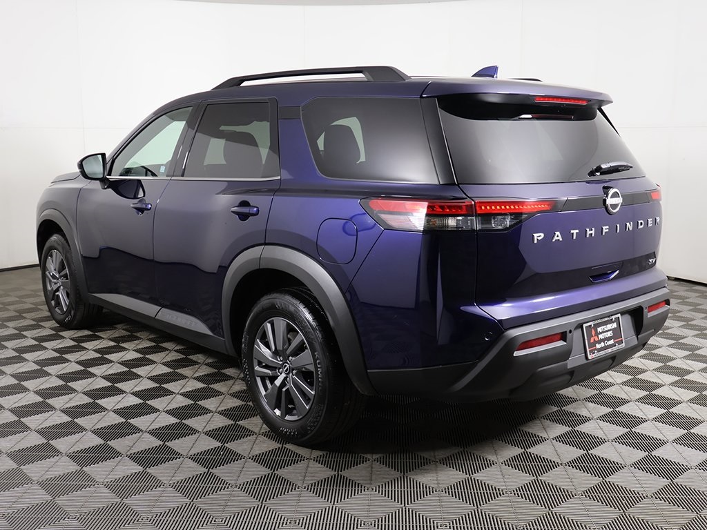 2024 Nissan Pathfinder SV photo 6