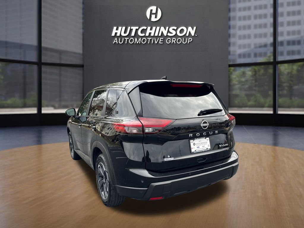2024 Nissan Rogue SV photo 4