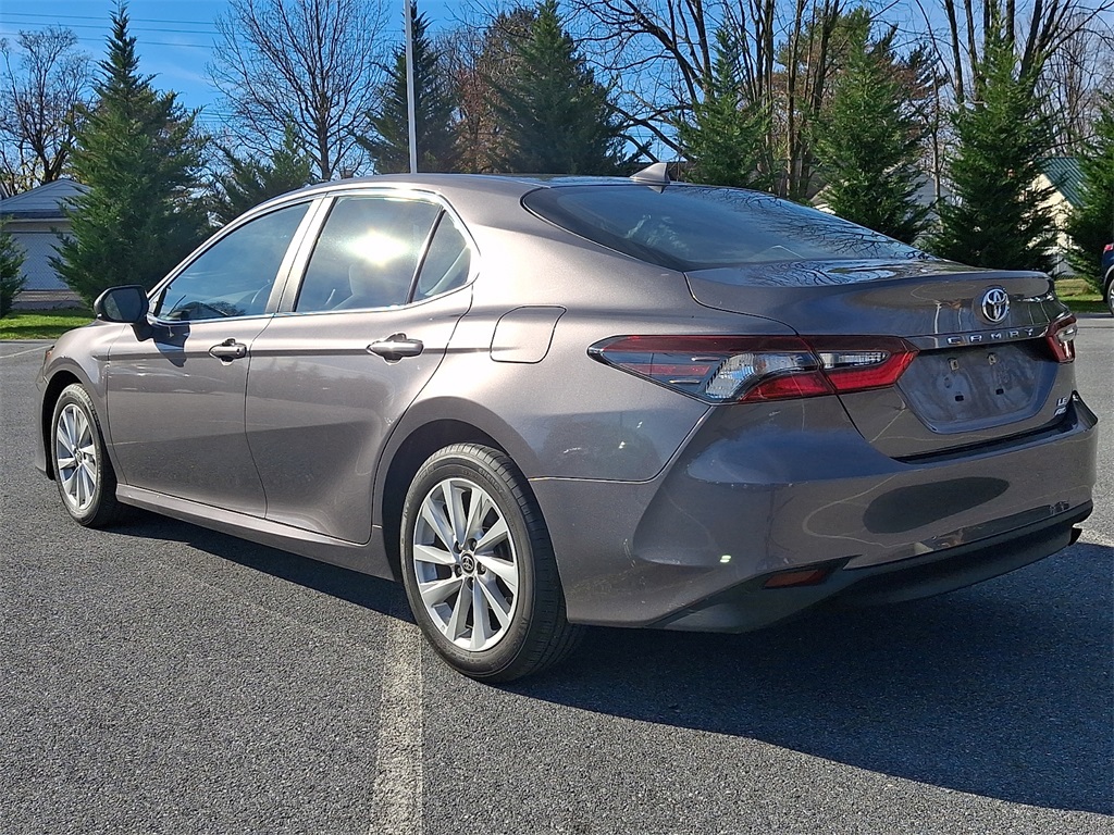 2023 Toyota Camry LE photo 4