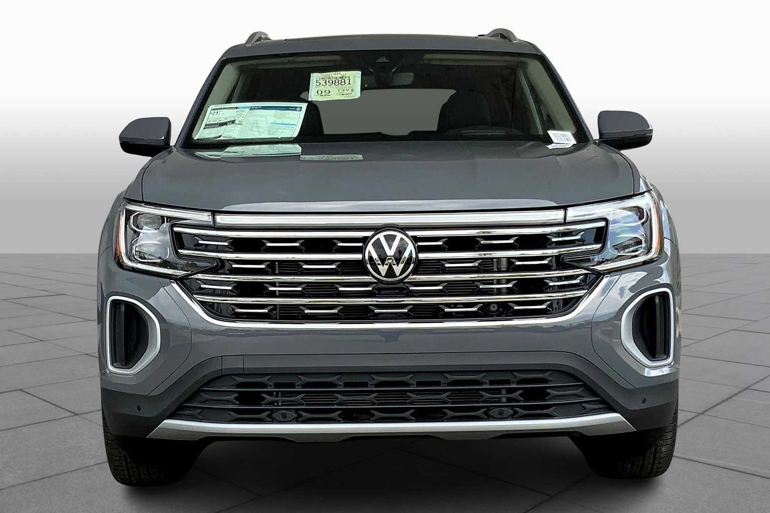 2025 Volkswagen Atlas SEL photo 3