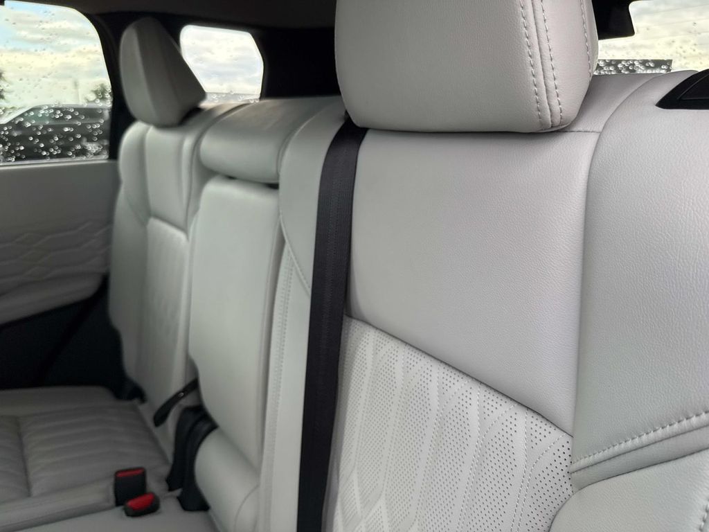 2025 Mitsubishi Outlander SEL GT photo 12