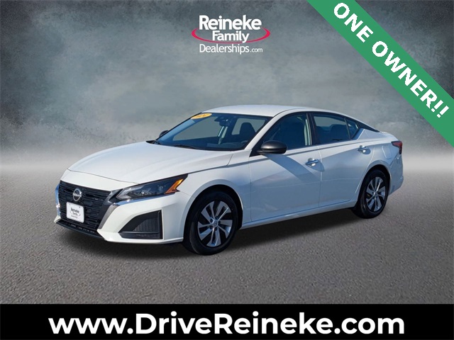 Used 2024 White Nissan 2.5 S image 1