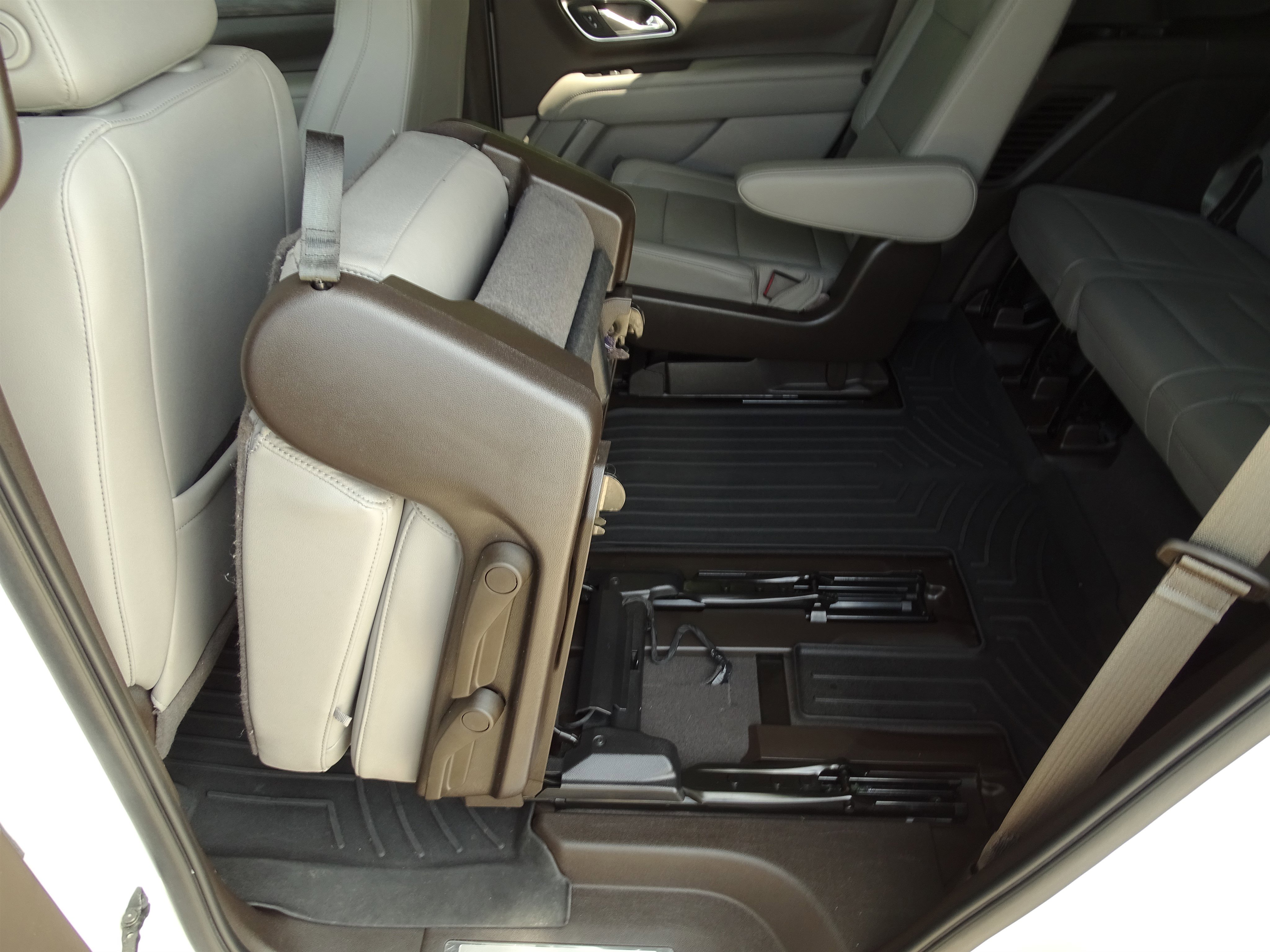 2023 Chevrolet Tahoe Z71 photo 2