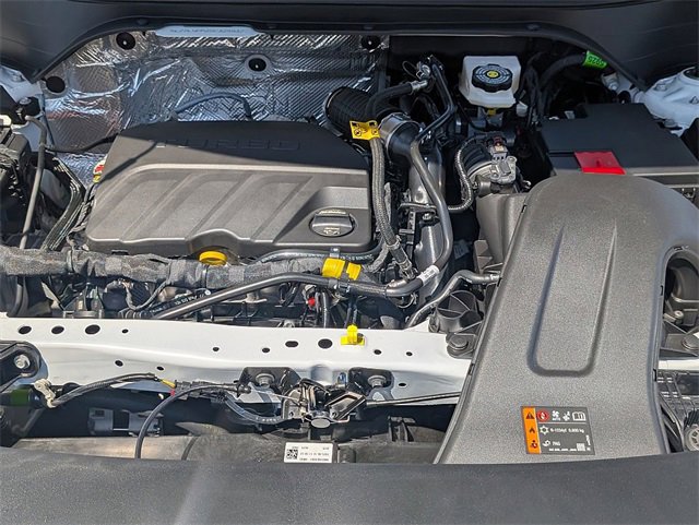 2025 Chevrolet Trax LT photo 2
