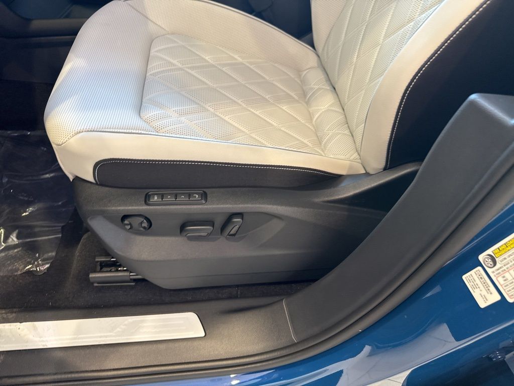 2026 Volkswagen Atlas Cross Sport SEL Premium R-Line photo 17