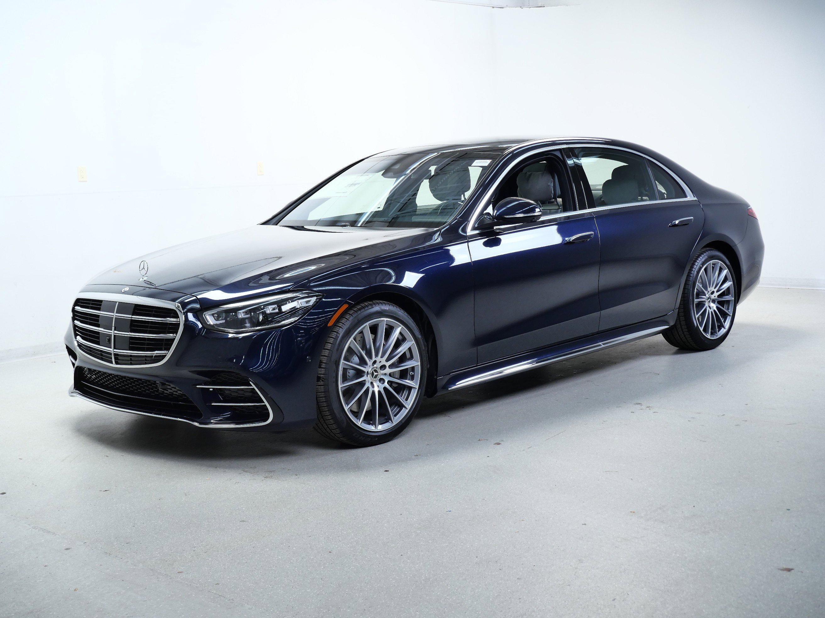2026 Mercedes Benz S 580 4MATIC photo 3