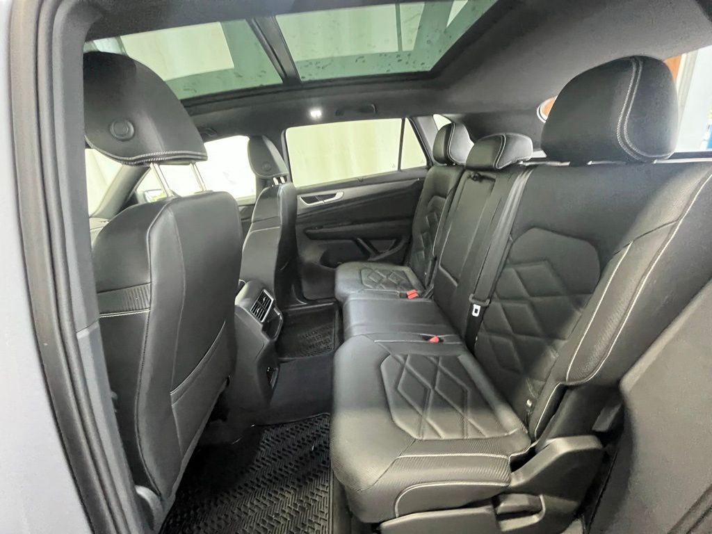 2024 Volkswagen Atlas Cross Sport SE Technology photo 23