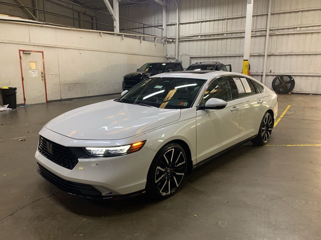 2025 Honda Accord Hybrid Touring's photo