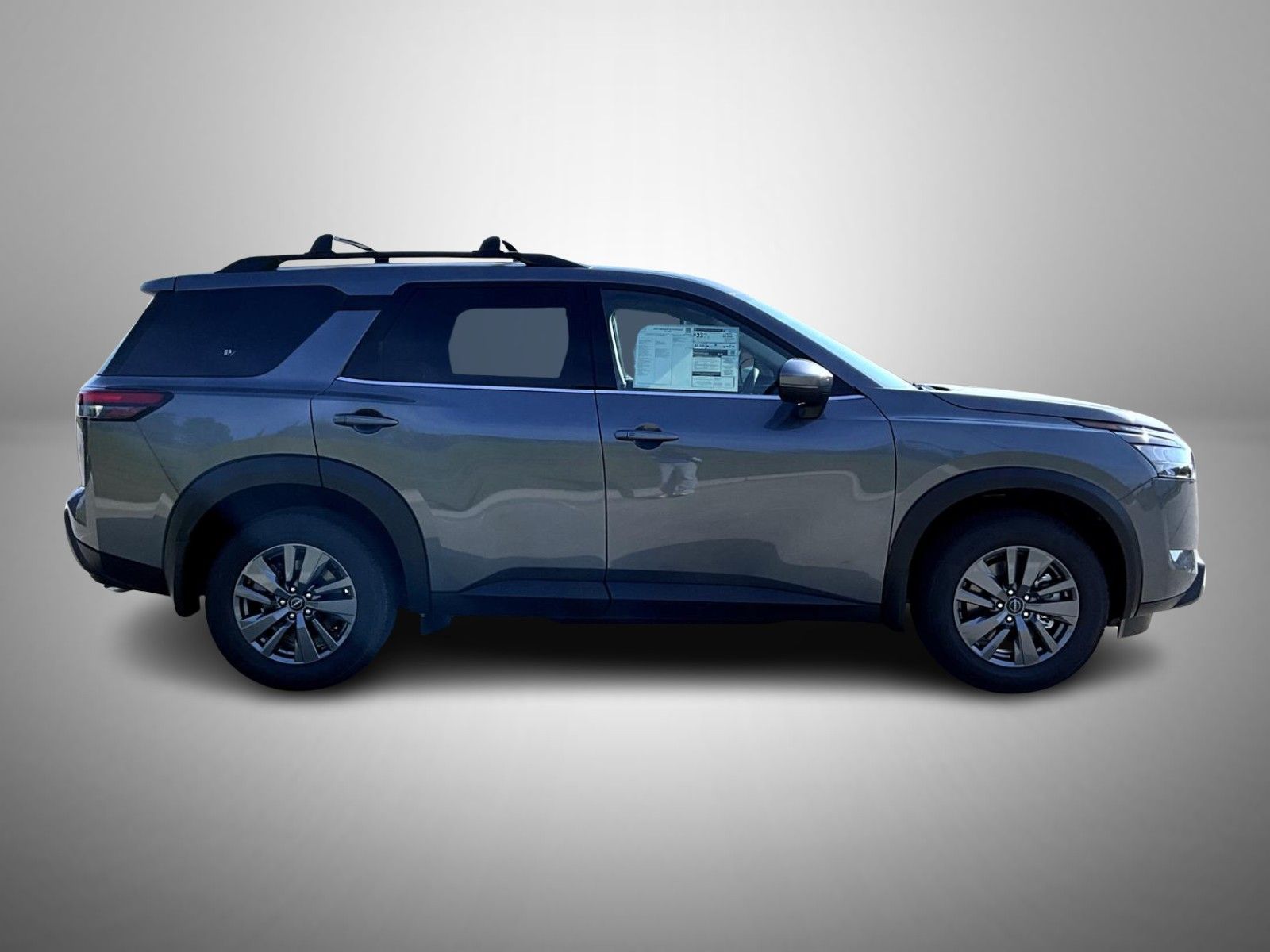 2025 Nissan Pathfinder SV photo 4