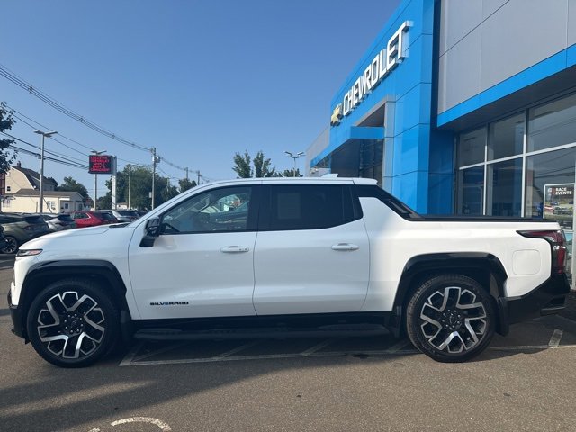 Used 2024 Chevrolet Silverado EV RST with VIN 1GC40ZEL6RU304657 for sale in Wallingford, CT