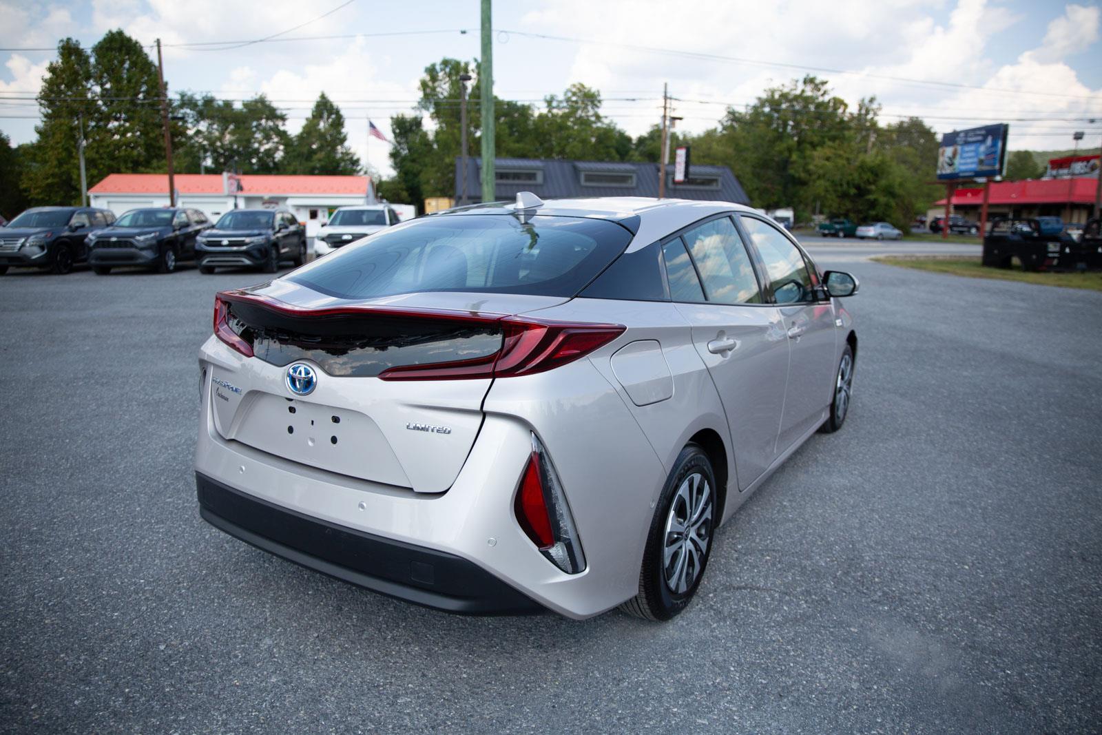2020 Toyota Prius Prime Limited photo 3