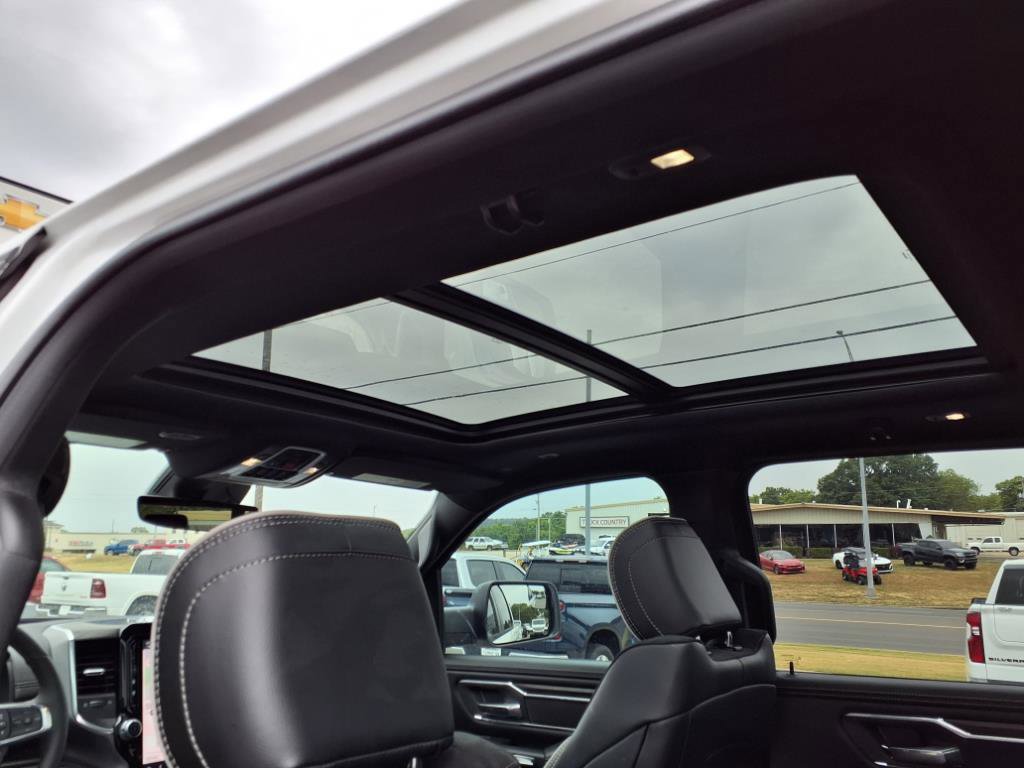 2025 Ram 1500 Laramie photo 14