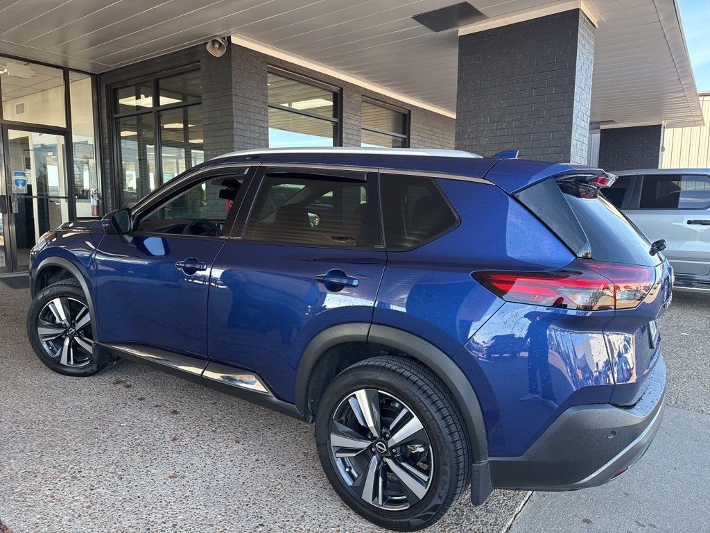 2023 Nissan Rogue SL photo 3