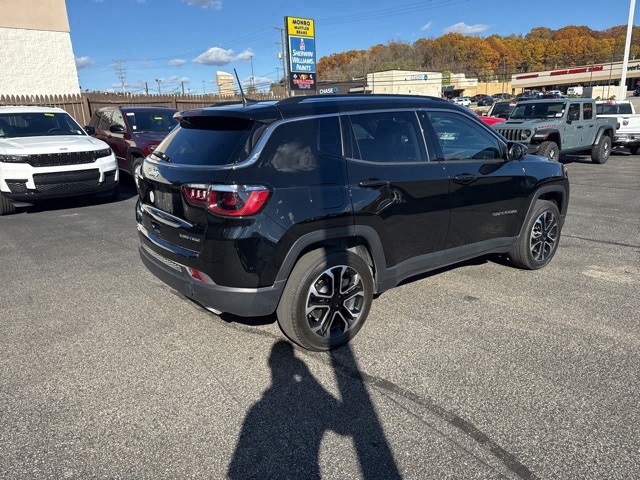 2022 Jeep Compass Limited photo 3
