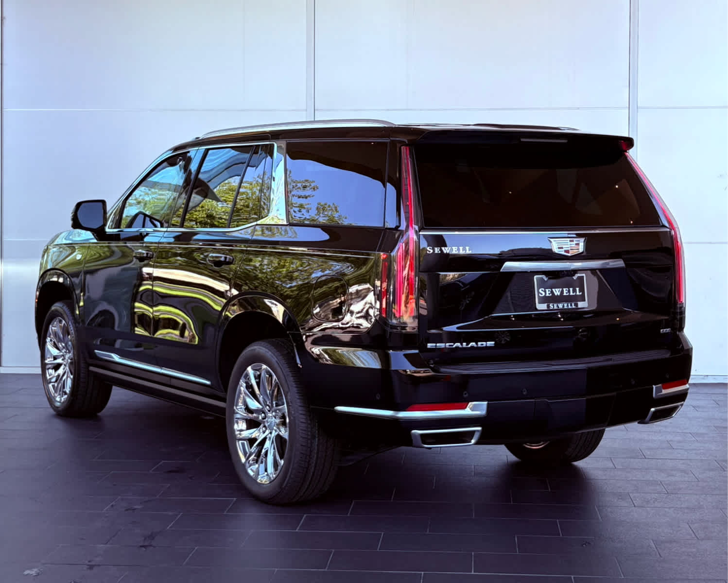 2025 Cadillac Escalade Premium Luxury photo 4