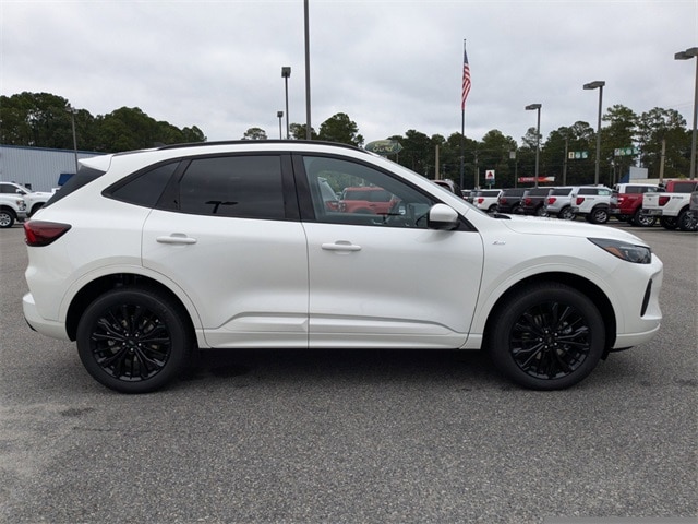 2024 Ford Escape ST-Line Elite photo 3