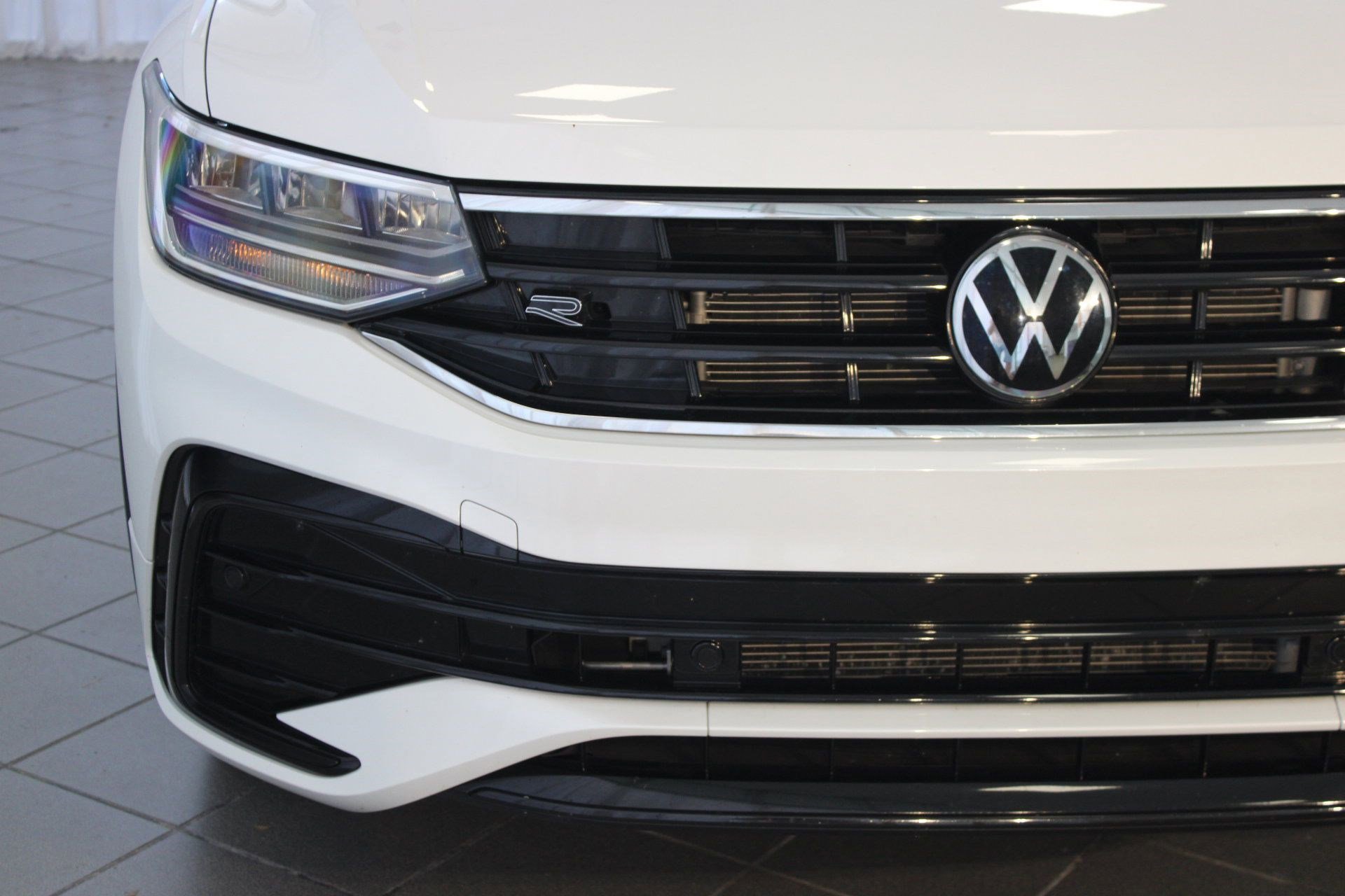 2023 Volkswagen Tiguan SE R-Line Black photo 10