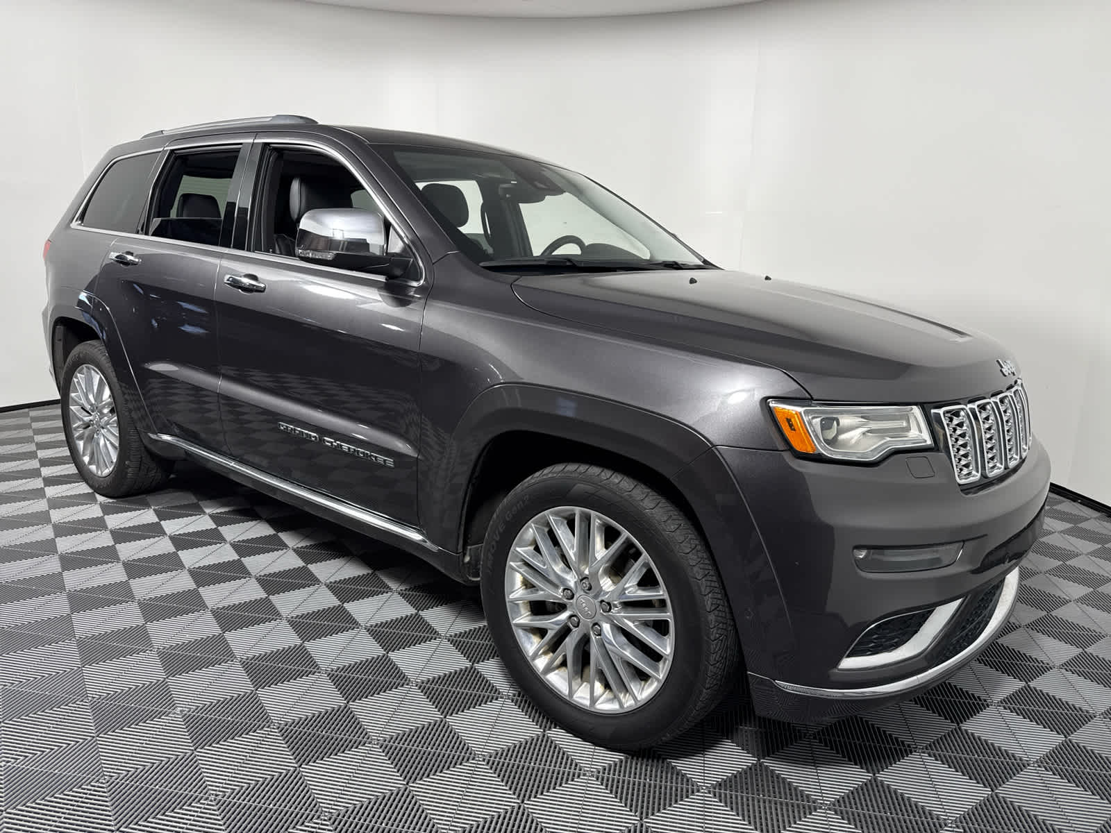 2018 Jeep Grand Cherokee Summit photo 5