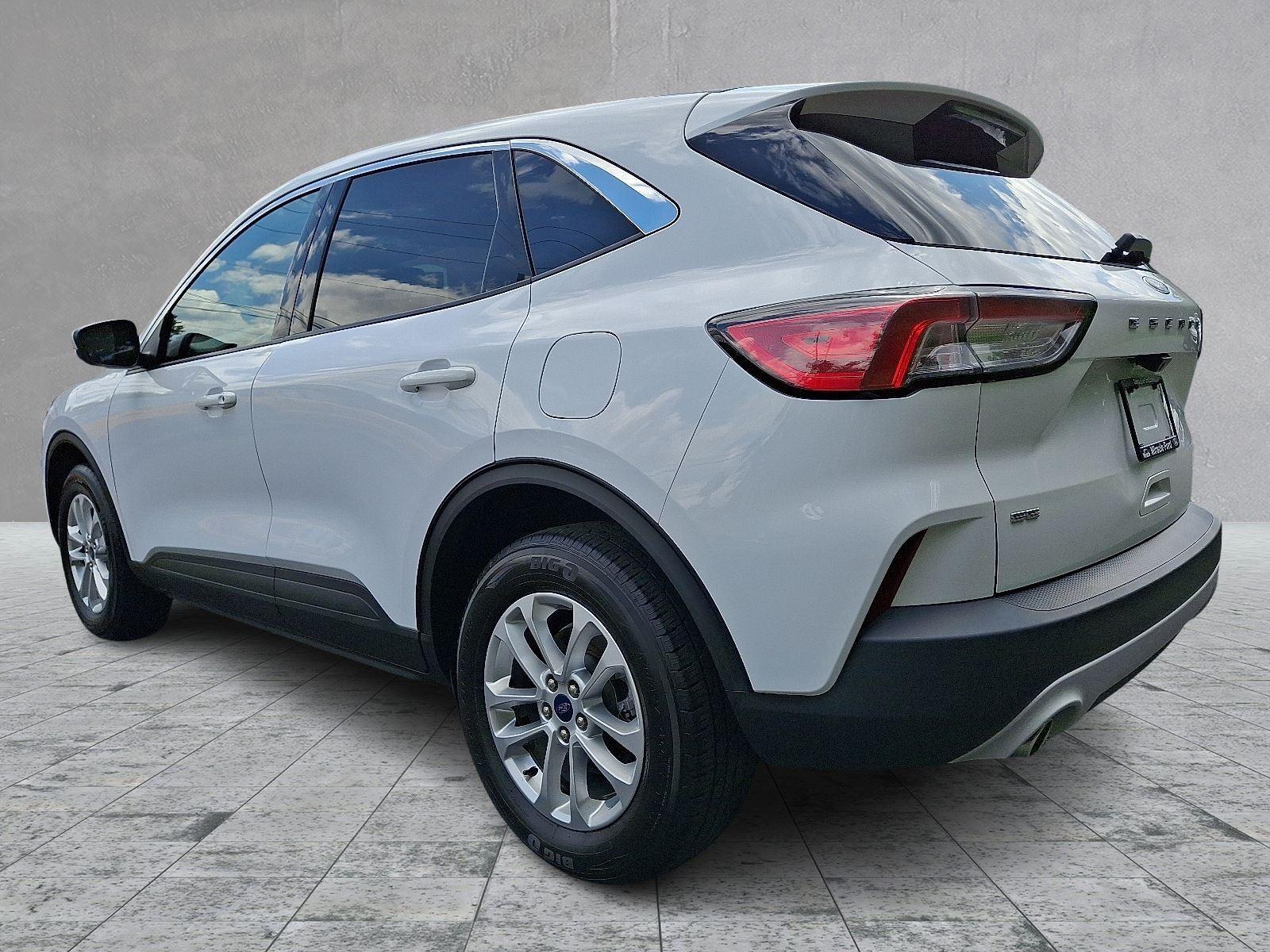 2021 Ford Escape SE photo 4