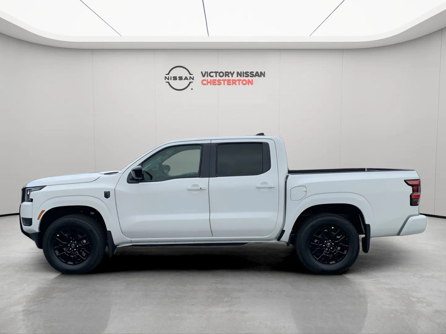 2026 Nissan Frontier Crew Cab SV photo 2