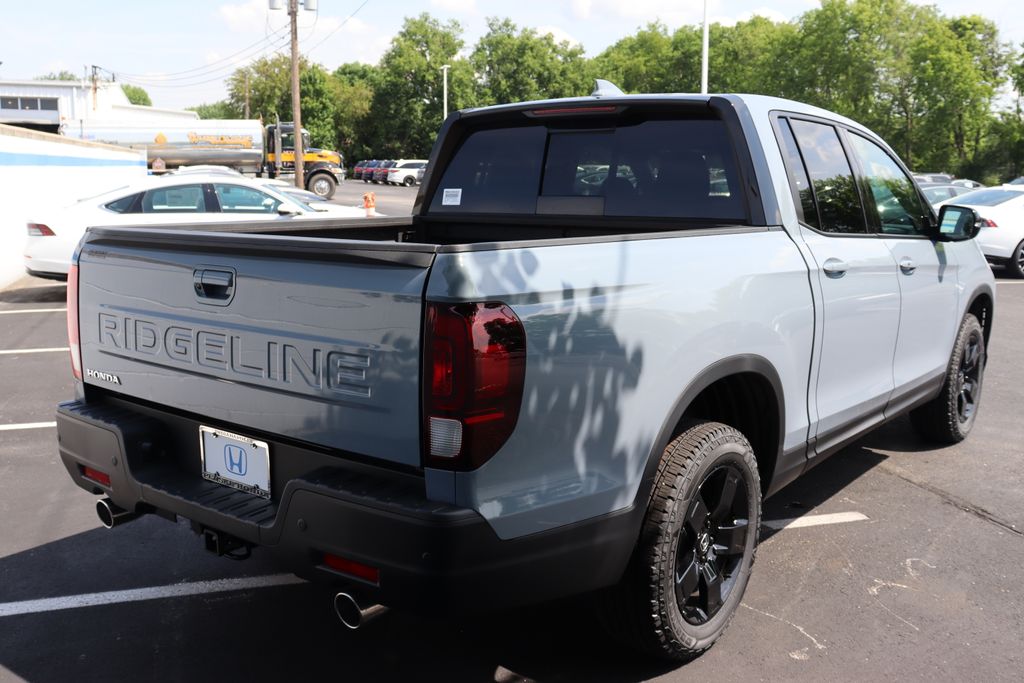2025 Honda Ridgeline Black Edition photo 4