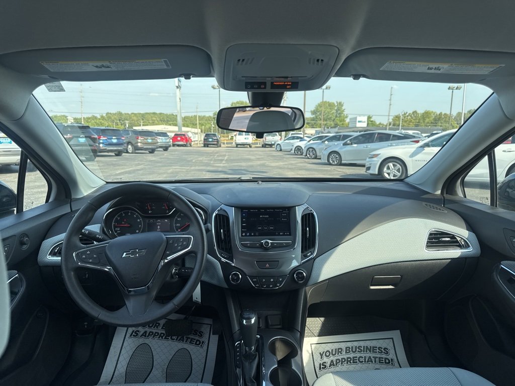 2019 Chevrolet Cruze LT photo 14