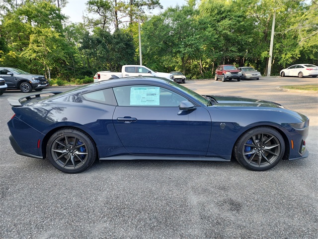 2024 Ford Mustang Dark Horse Premium photo 2