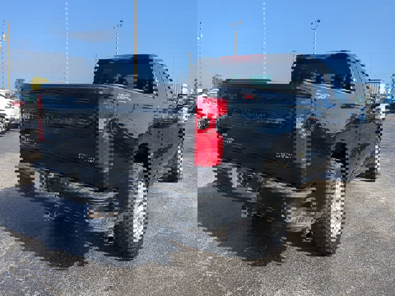 2020 Chevrolet Silverado 1500 Custom photo 3