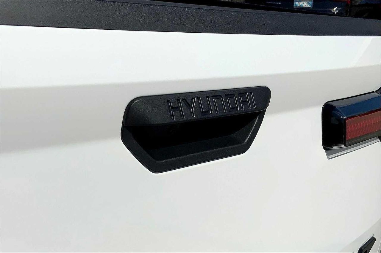 2026 Hyundai Santa Cruz SE photo 13