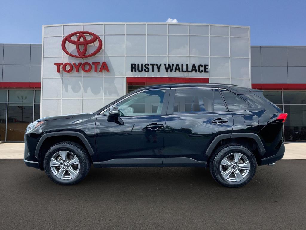 2024 Toyota RAV4 XLE's photo