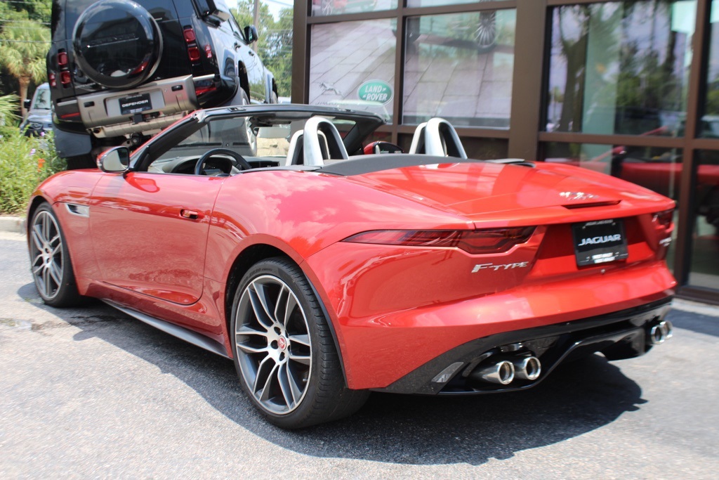 2022 Jaguar F-TYPE P450 R-Dynamic photo 8