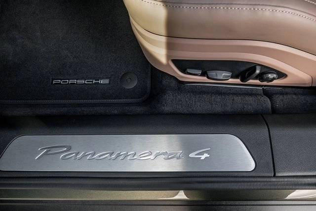 2025 Porsche Panamera 4 photo 14