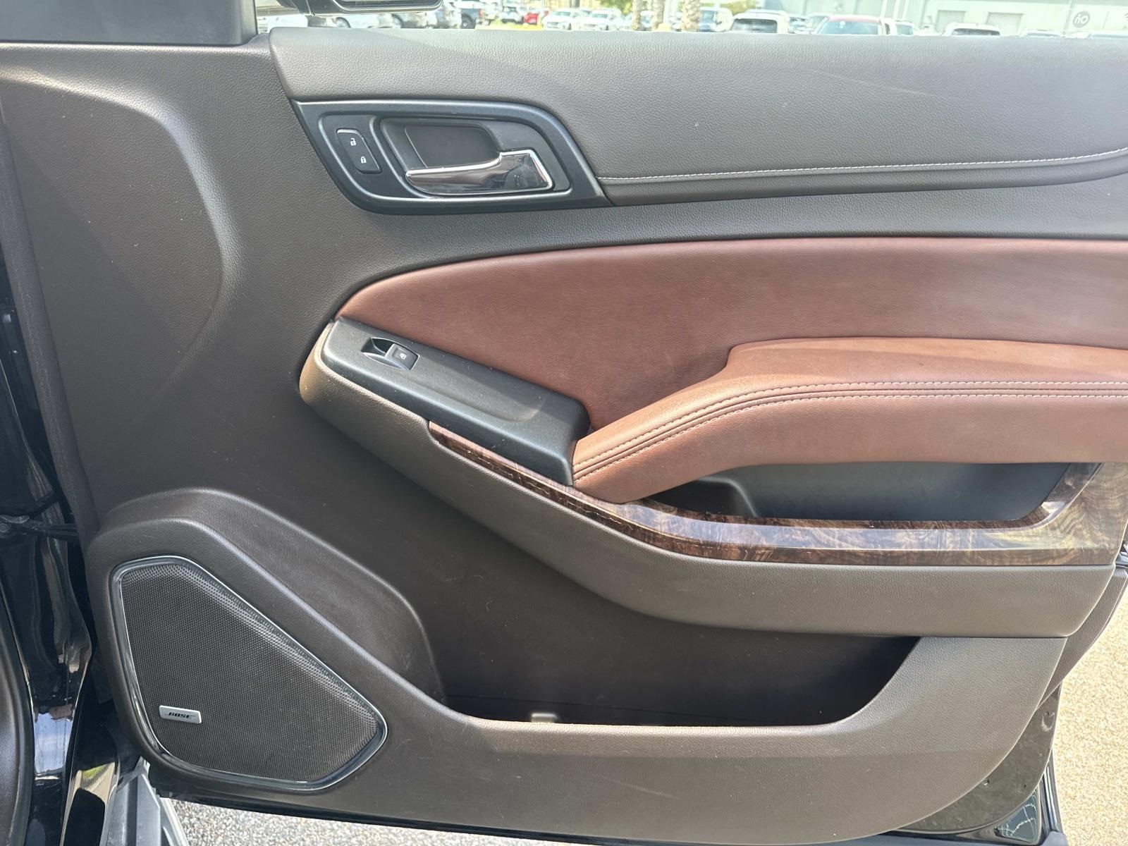 2020 Chevrolet Suburban Premier photo 13