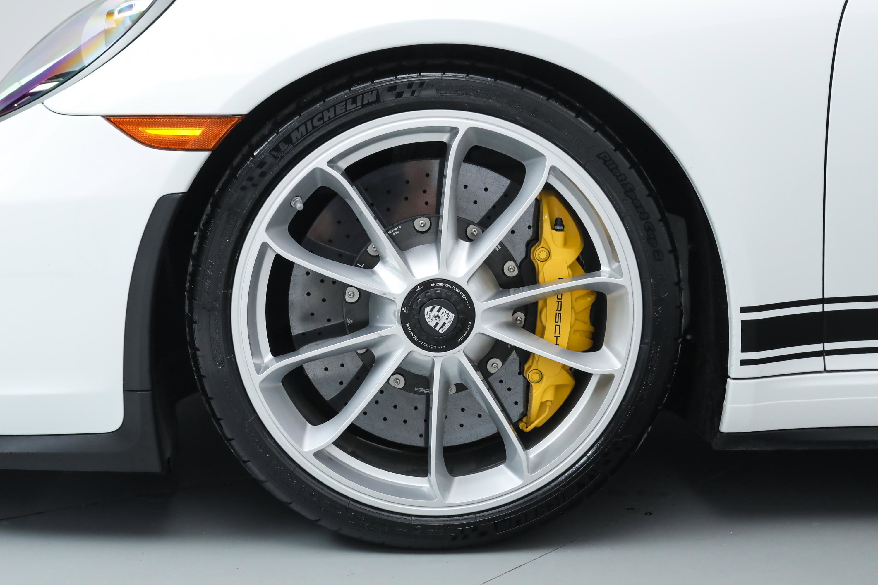 2018 Porsche 911 GT3 Touring photo 34
