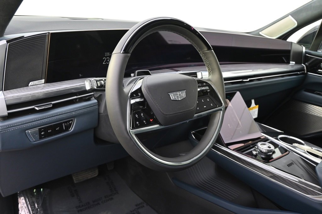 2025 Cadillac Escalade IQ Luxury photo 3