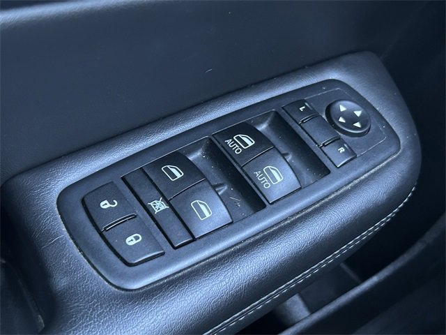 2016 Chrysler 200 S photo 22