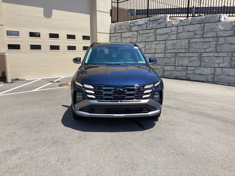 2025 Hyundai Tucson Hybrid Limited photo 2