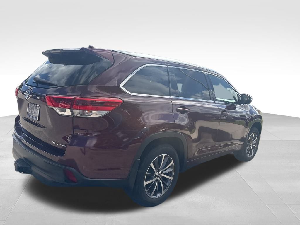 2017 Toyota Highlander XLE photo 12