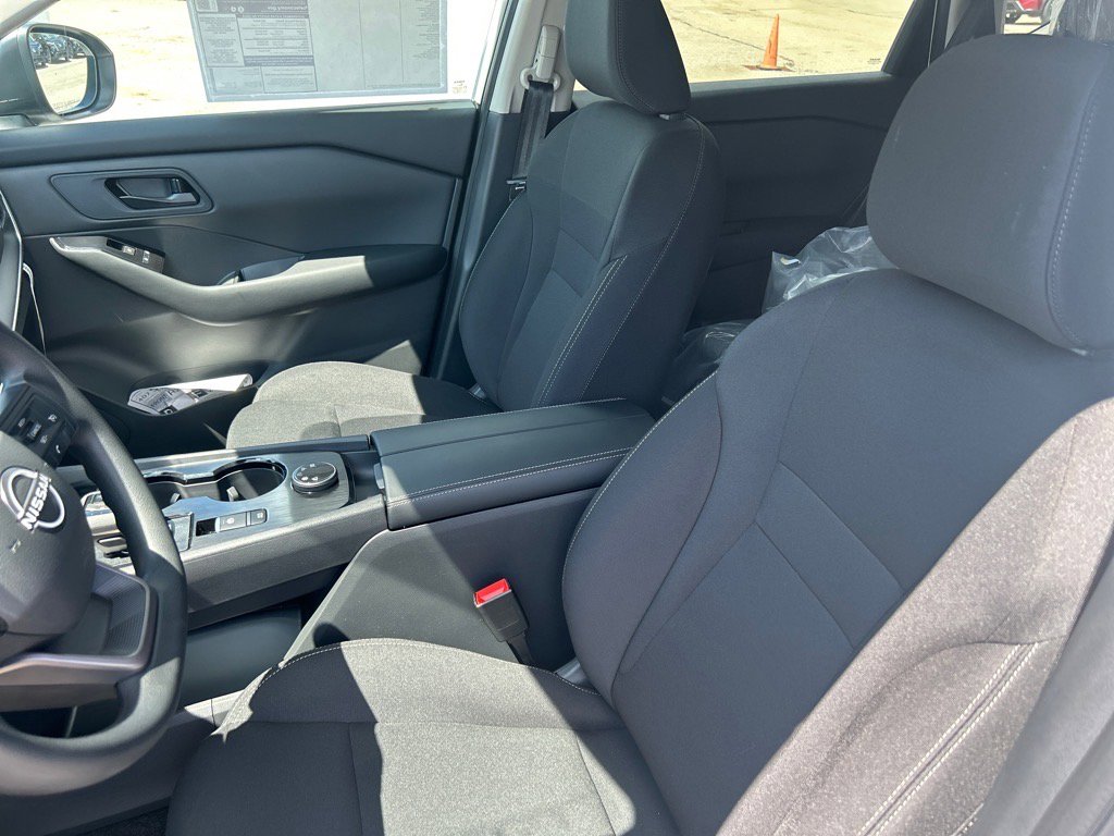 2026 Nissan Rogue S photo 4