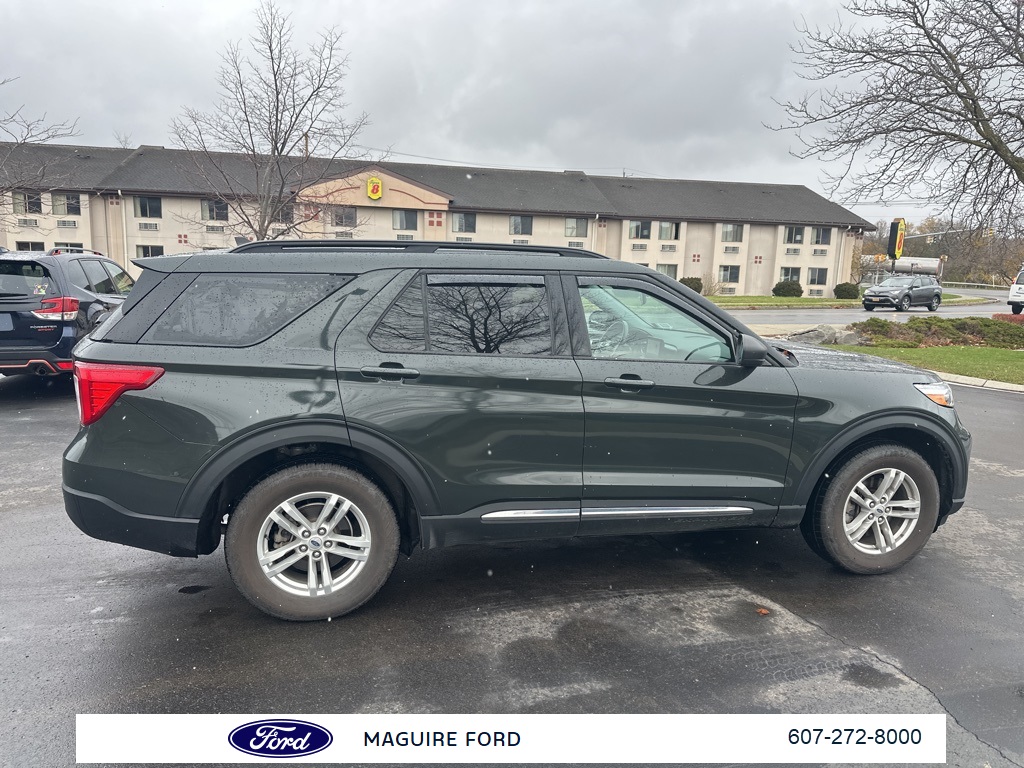 2022 Ford Explorer XLT photo 3