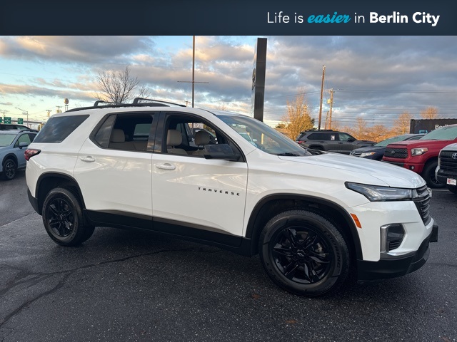 2022 Chevrolet Traverse LS's photo