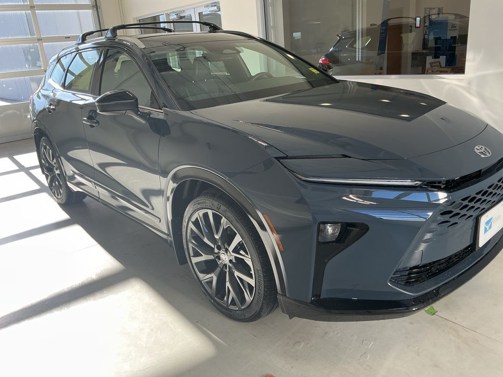 2025 Toyota Crown Signia Limited's photo